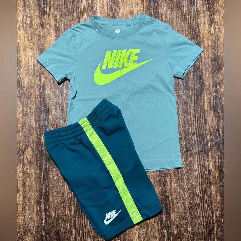 Nike Kids Teal and Dark Teal Set Size 6